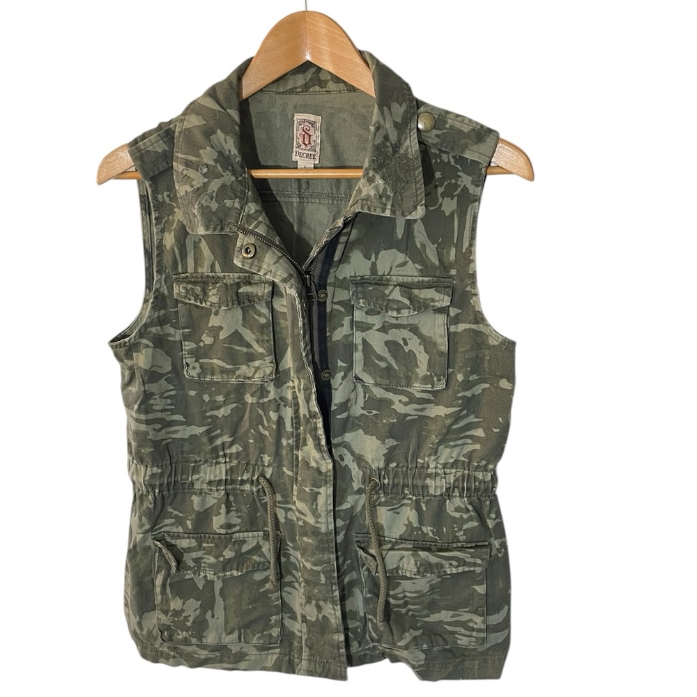 Y7- decree green camo vest decree Large L